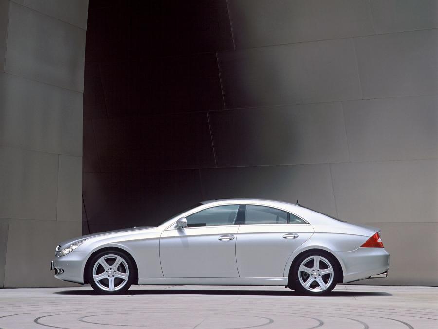  Mercedes-Benz CLS500 2004 года  (фото 26 из 30)